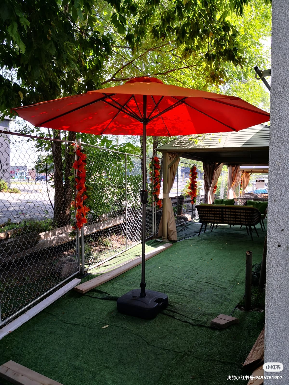 9ft Patio Umbrella & Base