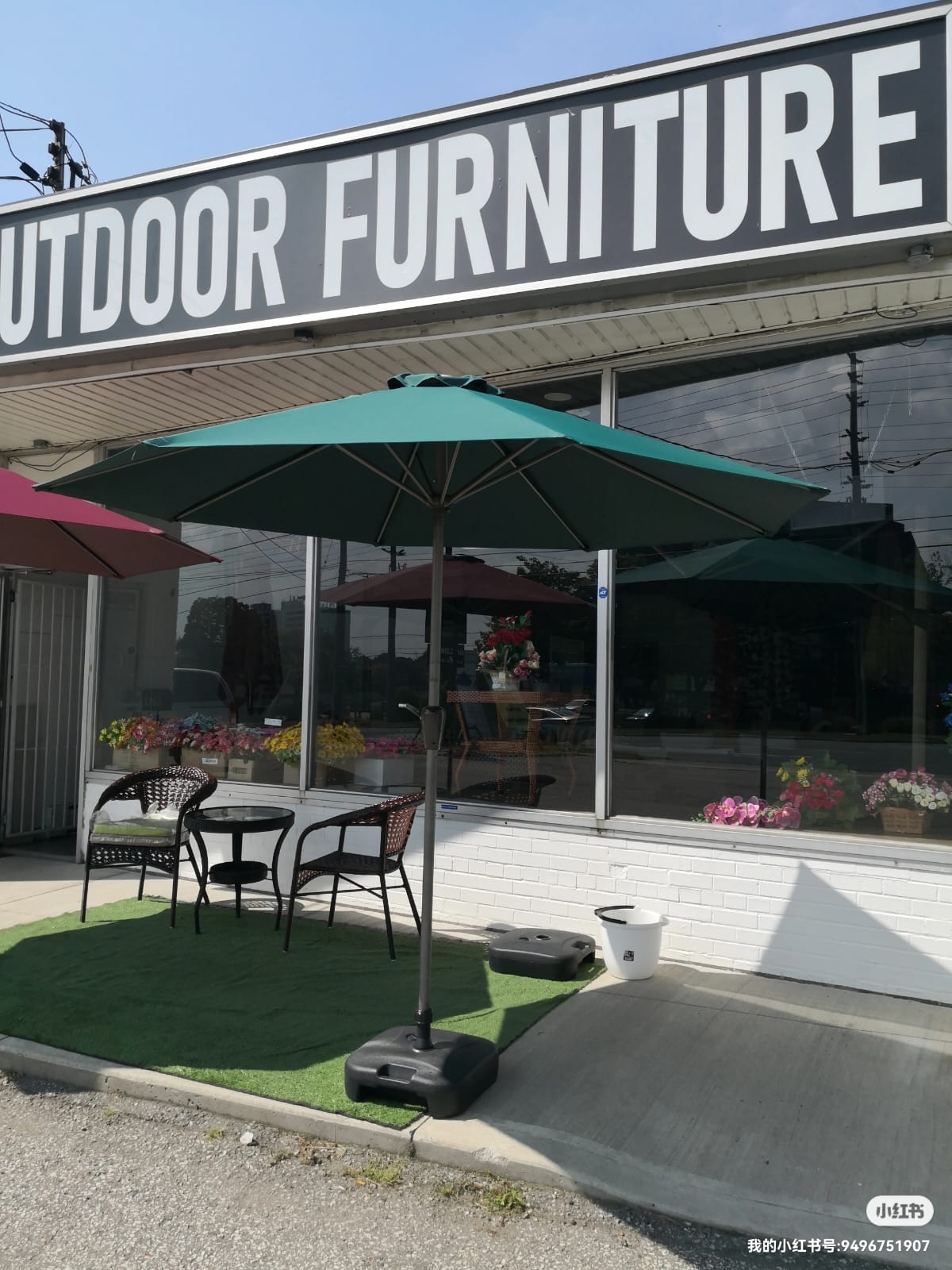 9ft Patio Umbrella & Base